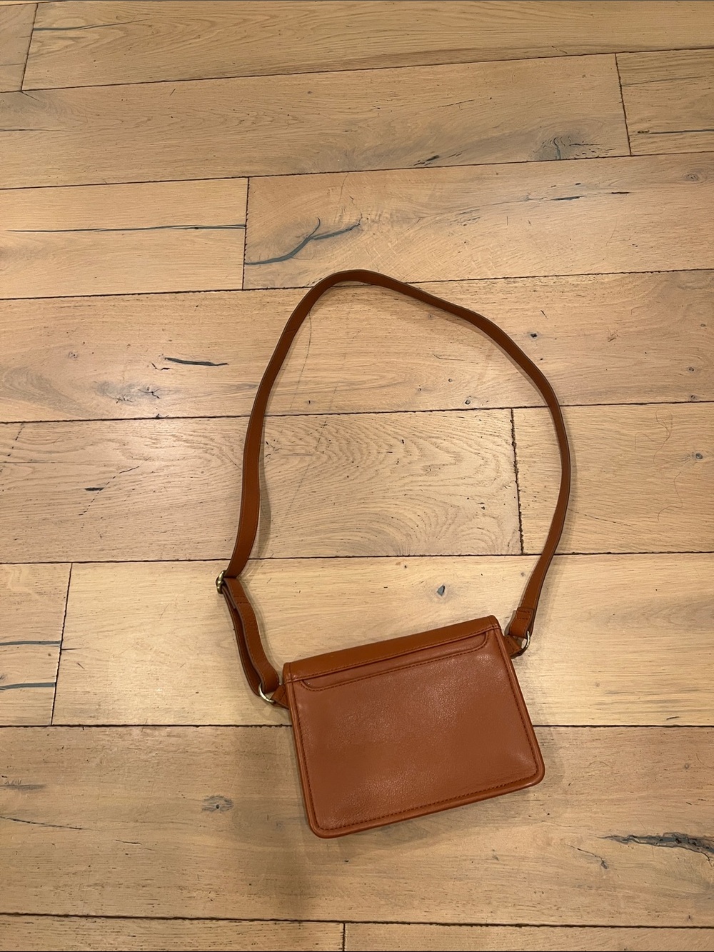 Hobo  Woven Crossbody Bag in Tan - Picture 2 of 8